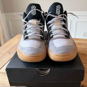 Nike Kyrie Flytrap IV